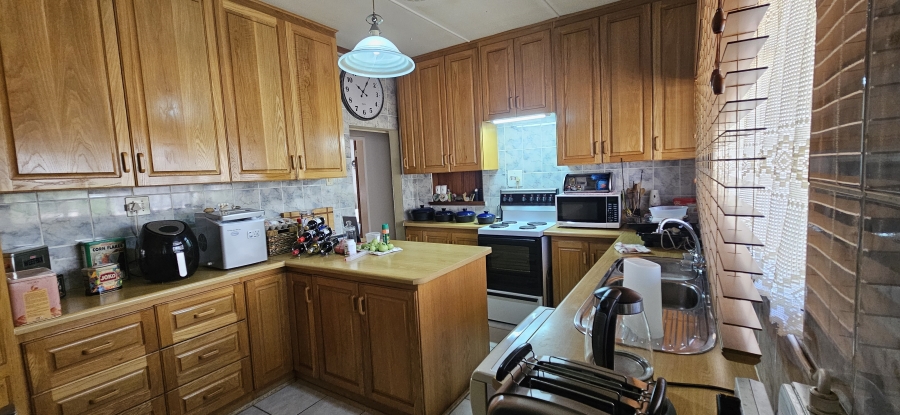 4 Bedroom Property for Sale in Carters Glen Northern Cape